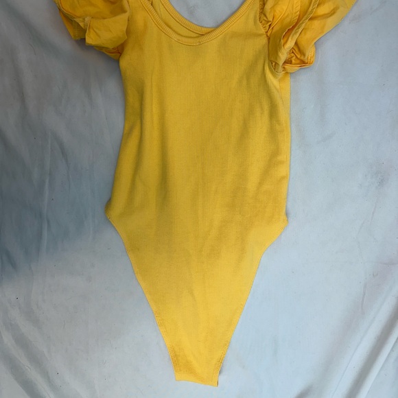 Zara Yellow Ruffled Ribbed Bodysuit S - Picture 3 of 3